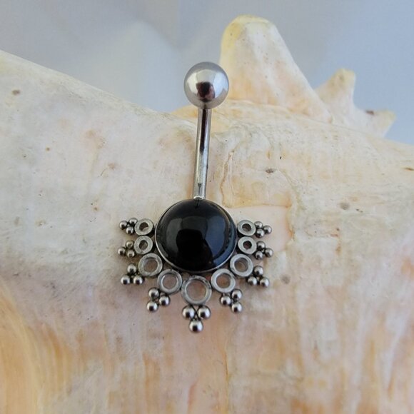 Belly button ring with onyx stone insert and hoops and balls accents - Picture 2 of 6